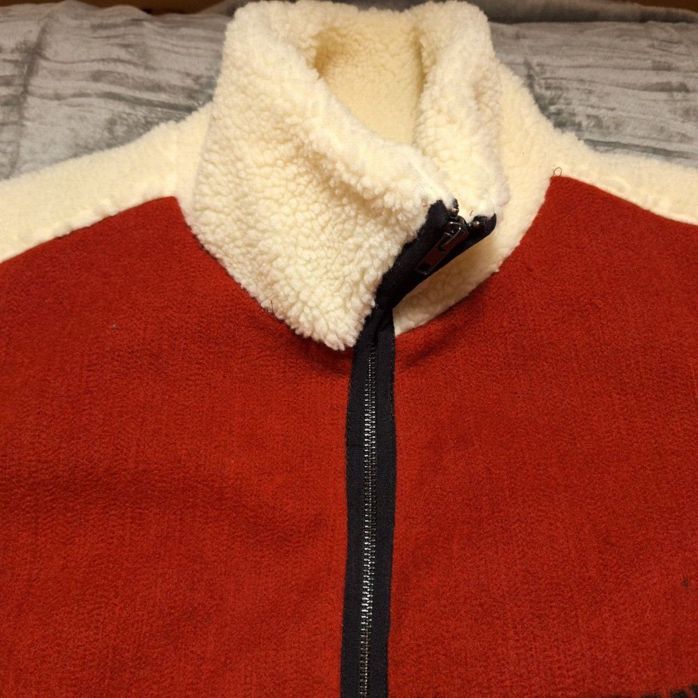 Women's Red And Gray Patterned Jacket - image 7